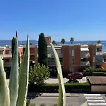 A 100m Et Commerces Avec Climatisation Et Parking - Fr-1-100-326 Lejlighed Cavalaire-sur-Mer